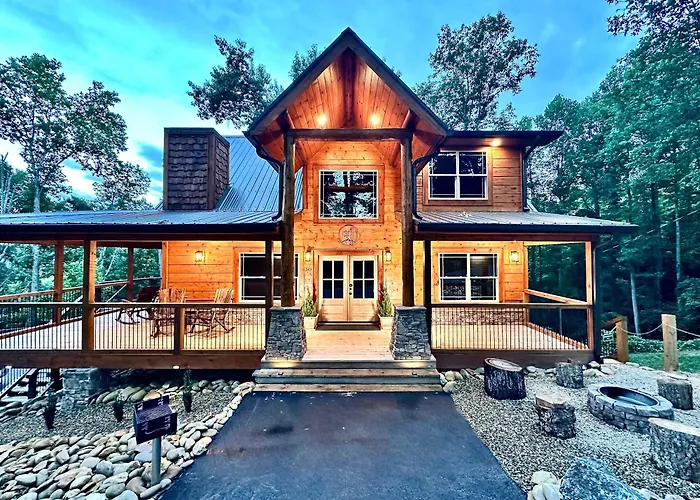 Smoky Mist Ridge - New! Relaxing Luxury Cabin Getaway!