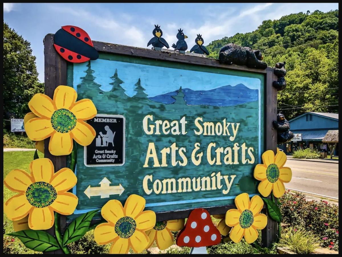 Smoky Mist Ridge - New! Relaxing Luxury Getaway! Holiday home *