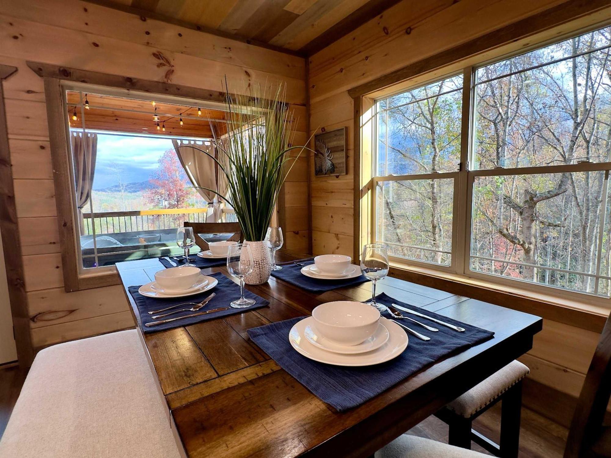 Smoky Mist Ridge - New! Relaxing Luxury Getaway! Holiday home