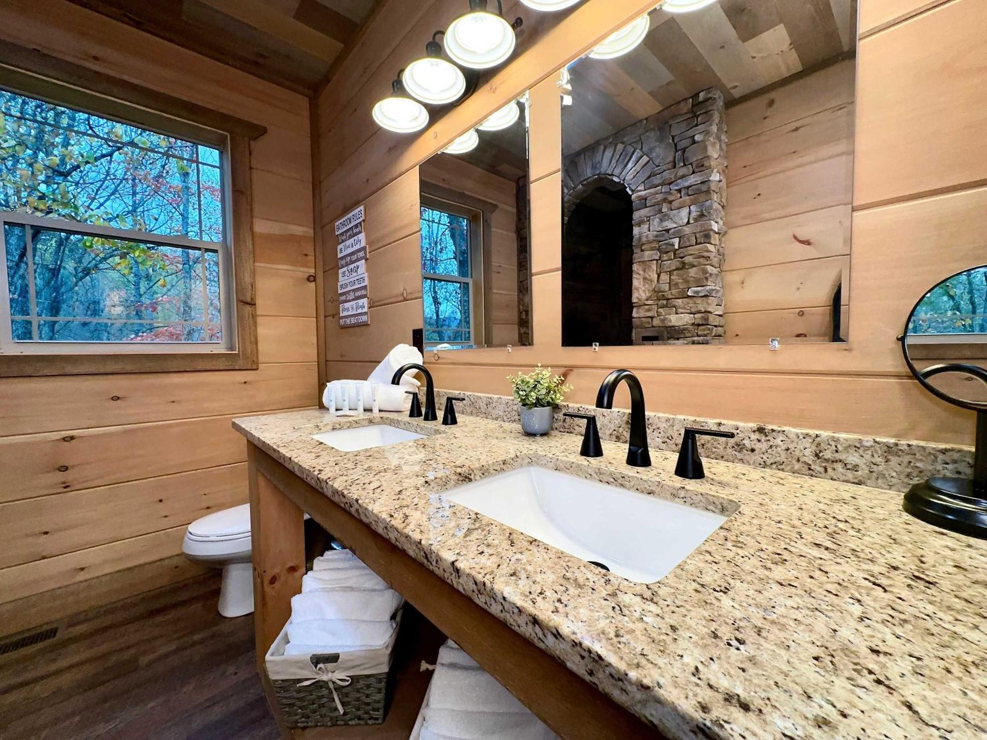 Smoky Mist Ridge - New! Relaxing Luxury Getaway! Holiday home