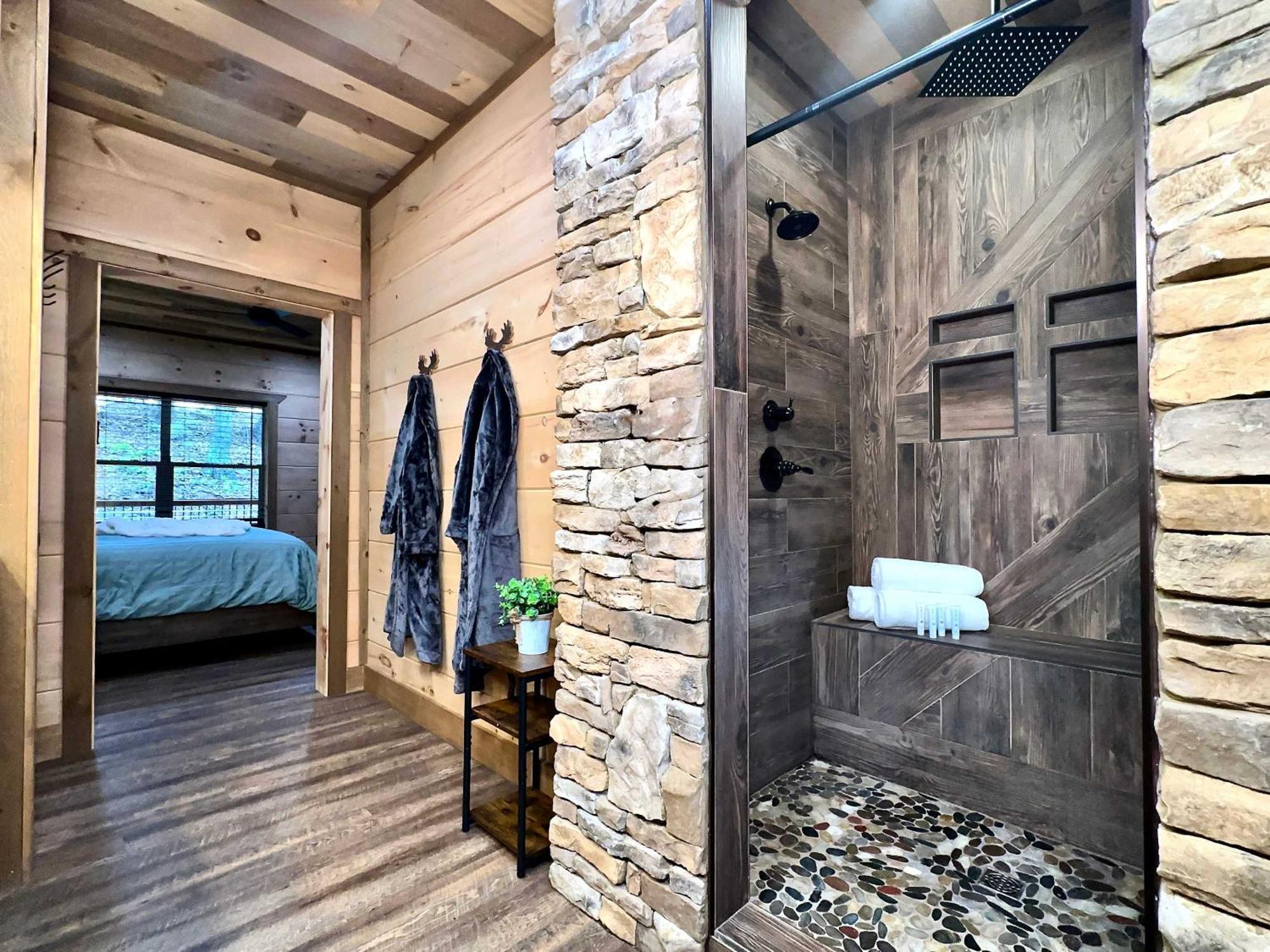 Holiday home Smoky Mist Ridge - New! Relaxing Luxury Getaway!