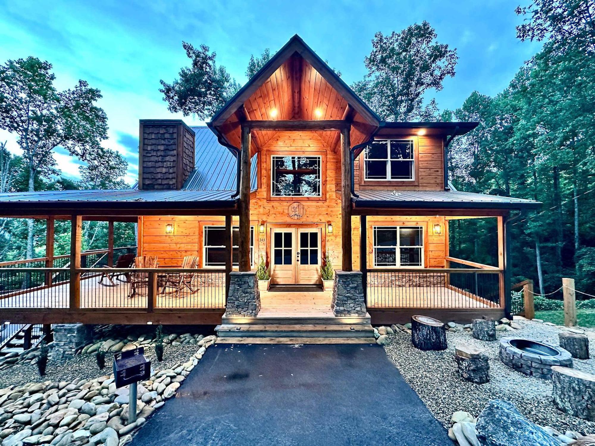 Holiday home Smoky Mist Ridge - New! Relaxing Luxury Getaway!