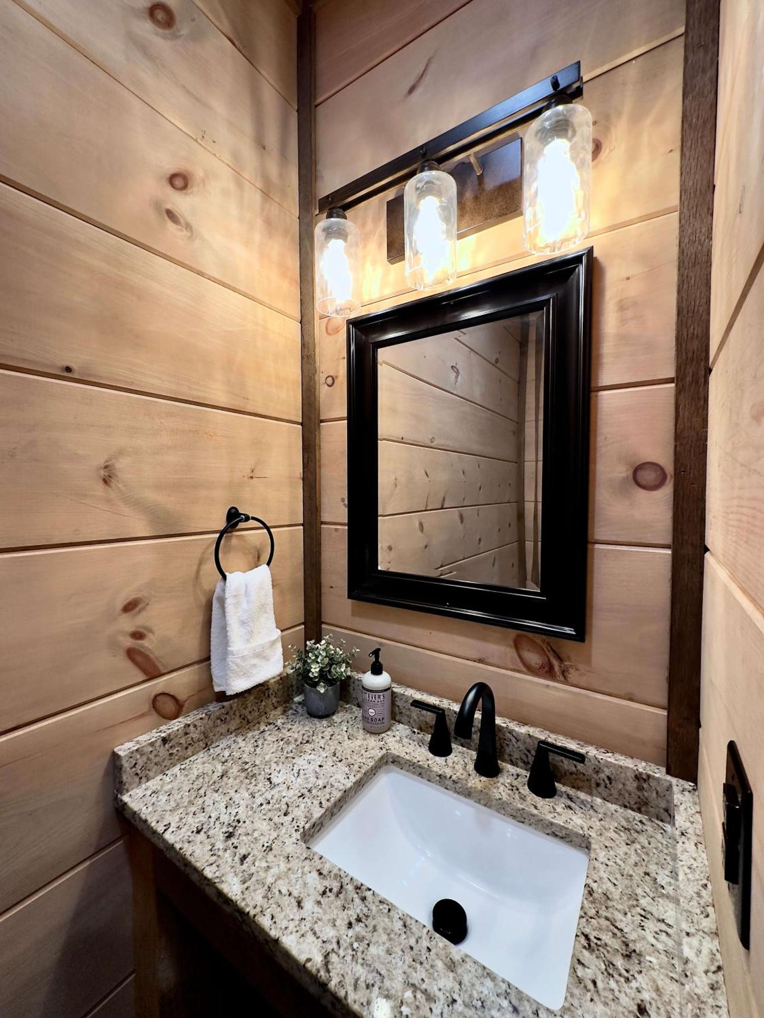 Smoky Mist Ridge - New! Relaxing Luxury Getaway! Gatlinburg